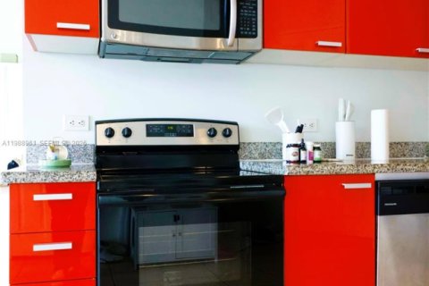 Condo in Hollywood, Florida, 1 bedroom  № 2050750 - photo 19