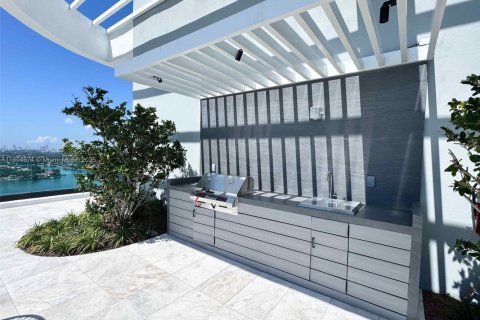 Condo in Miami Beach, Florida, 2 bedrooms  № 1727790 - photo 15