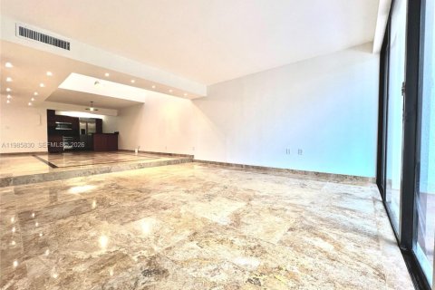 Condominio en venta en Sunny Isles Beach, Florida, 3 dormitorios, 210.42 m2 № 2168022 - foto 4