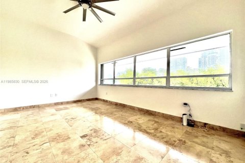 Condominio en venta en Sunny Isles Beach, Florida, 3 dormitorios, 210.42 m2 № 2168022 - foto 13