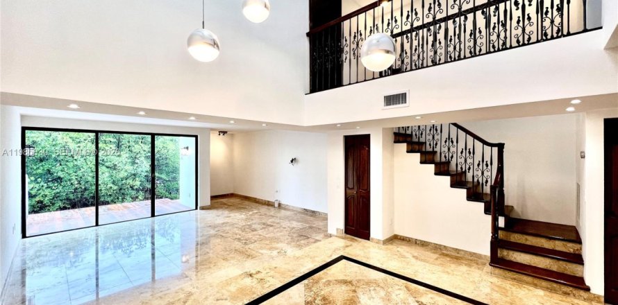 Condominio en Sunny Isles Beach, Florida, 3 dormitorios  № 2168022