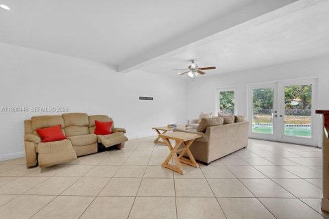 Снять в аренду квартиру в Холливуд, Флорида 4 спальни, 255.48м2, № 2051386 - фото 25