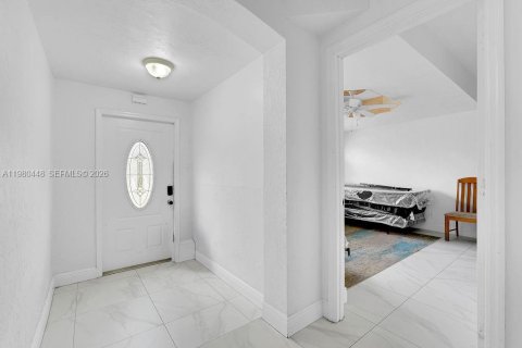 Снять в аренду квартиру в Холливуд, Флорида 4 спальни, 255.48м2, № 2051386 - фото 11