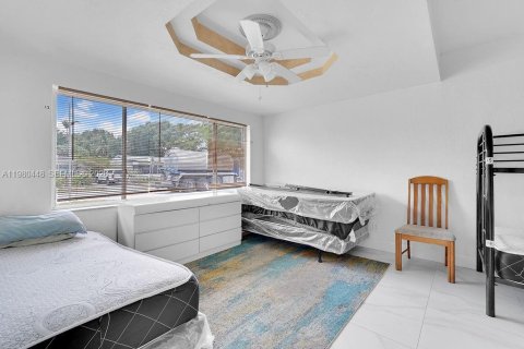 Снять в аренду квартиру в Холливуд, Флорида 4 спальни, 255.48м2, № 2051386 - фото 12