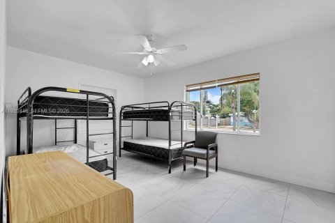 Снять в аренду квартиру в Холливуд, Флорида 4 спальни, 255.48м2, № 2051386 - фото 17