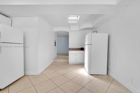 Снять в аренду квартиру в Холливуд, Флорида 4 спальни, 255.48м2, № 2051386 - фото 24