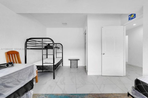 Снять в аренду квартиру в Холливуд, Флорида 4 спальни, 255.48м2, № 2051386 - фото 13