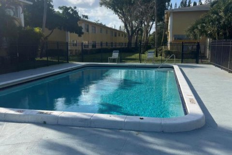 Condominio en alquiler en Deerfield Beach, Florida, 2 dormitorios, 78.04 m2 № 1135438 - foto 1