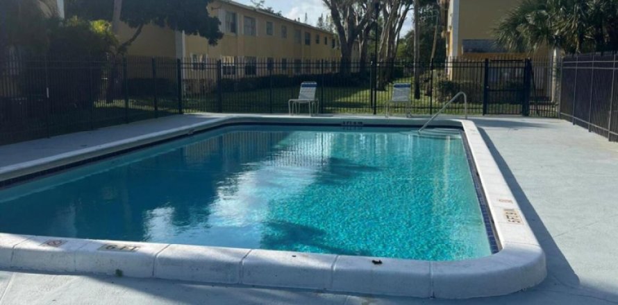 Condominio en Deerfield Beach, Florida, 2 dormitorios № 1135438