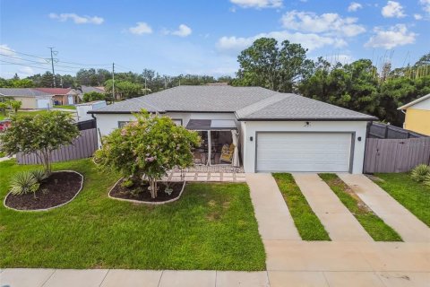 House in Holiday, Florida 3 bedrooms, 132.39 sq.m. № 1852567 - photo 1