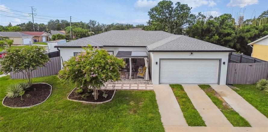 House in Holiday, Florida 3 bedrooms, 132.39 sq.m. № 1852567