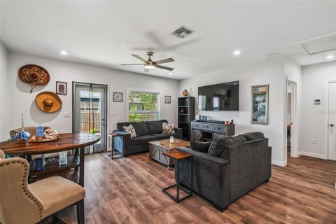 House in Holiday, Florida 3 bedrooms, 132.39 sq.m. № 1852567 - photo 13