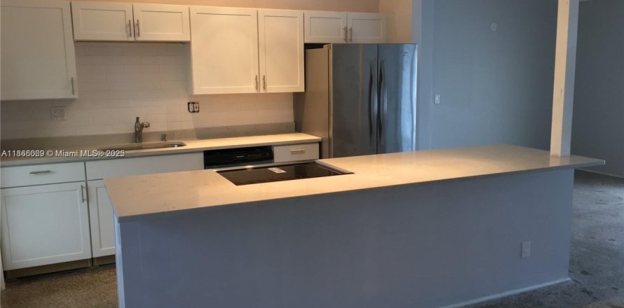 House in Fort Lauderdale, Florida 3 bedrooms, 107.4 sq.m. № 1920239
