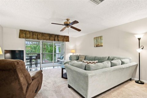 Condo in Palm Harbor, Florida, 2 bedrooms  № 2285211 - photo 18