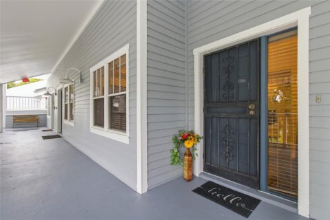 Condo in Palm Harbor, Florida, 2 bedrooms  № 2285211 - photo 2