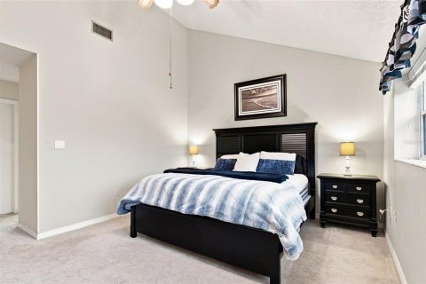 Condo in Palm Harbor, Florida, 2 bedrooms  № 2285211 - photo 22