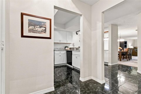Condo in Palm Harbor, Florida, 2 bedrooms  № 2285211 - photo 7