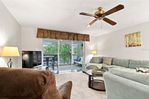 Condo in Palm Harbor, Florida, 2 bedrooms  № 2285211 - photo 4