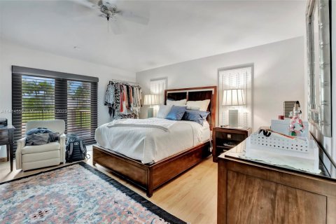 Villa ou maison à vendre à Coral Gables, Floride: 5 chambres, 373.84 m2 № 1935455 - photo 15