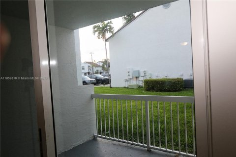 Copropriété à louer à Doral, Floride: 2 chambres, 102.66 m2 № 1890751 - photo 24