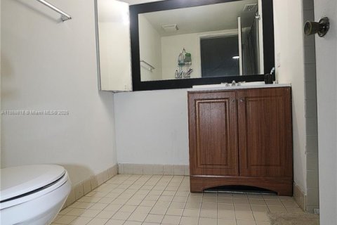 Copropriété à louer à Doral, Floride: 2 chambres, 102.66 m2 № 1890751 - photo 19