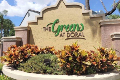 Copropriété à louer à Doral, Floride: 2 chambres, 102.66 m2 № 1890751 - photo 1