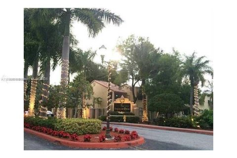 Copropriété à louer à Doral, Floride: 2 chambres, 102.66 m2 № 1890751 - photo 5