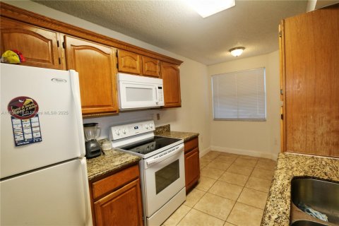 Copropriété à louer à Doral, Floride: 2 chambres, 102.66 m2 № 1890751 - photo 15