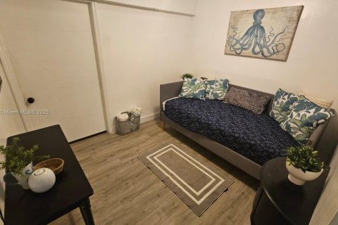 Villa ou maison à louer à Hollywood, Floride: 1 chambre, 55.74 m2 № 1842883 - photo 2