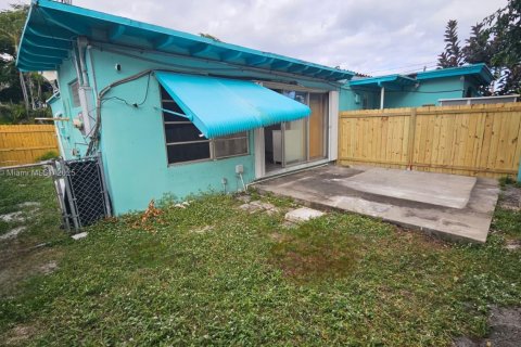 Villa ou maison à louer à Hollywood, Floride: 1 chambre, 55.74 m2 № 1842883 - photo 15