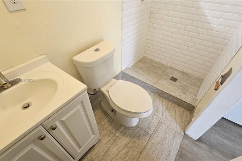 Villa ou maison à louer à Hollywood, Floride: 1 chambre, 55.74 m2 № 1842883 - photo 13