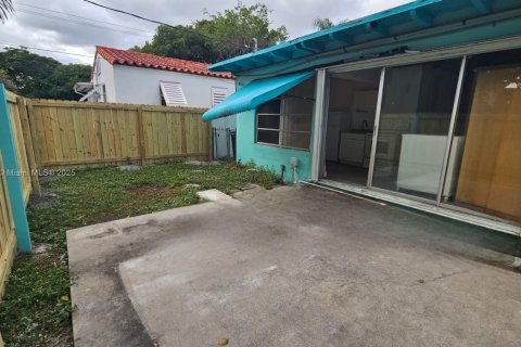 Villa ou maison à louer à Hollywood, Floride: 1 chambre, 55.74 m2 № 1842883 - photo 14