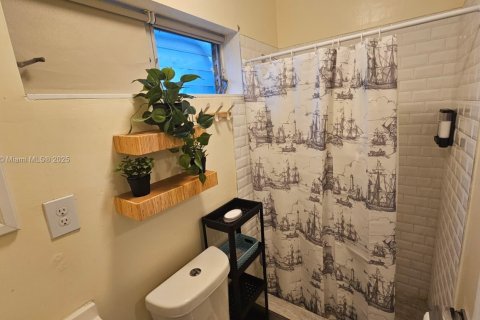 Villa ou maison à louer à Hollywood, Floride: 1 chambre, 55.74 m2 № 1842883 - photo 6