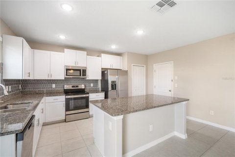 House in Wesley Chapel, Florida 4 bedrooms, 239.87 sq.m. № 1881152 - photo 9