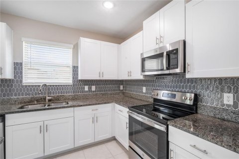 House in Wesley Chapel, Florida 4 bedrooms, 239.87 sq.m. № 1881152 - photo 12