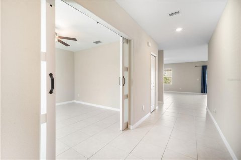 House in Wesley Chapel, Florida 4 bedrooms, 239.87 sq.m. № 1881152 - photo 4