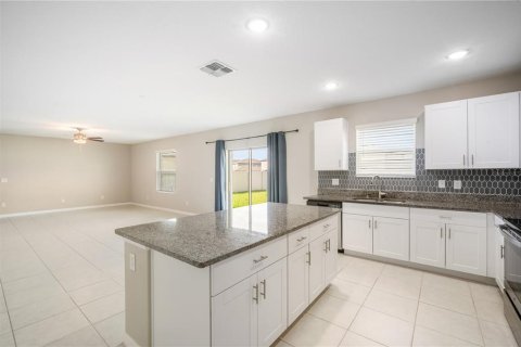 House in Wesley Chapel, Florida 4 bedrooms, 239.87 sq.m. № 1881152 - photo 11