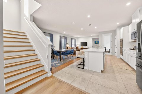 Casa en venta en Apopka, Florida, 3 dormitorios, 198.16 m2 № 2144799 - foto 4