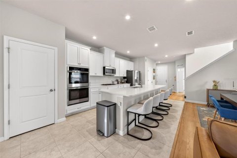 Casa en venta en Apopka, Florida, 3 dormitorios, 198.16 m2 № 2144799 - foto 10