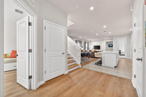 Casa en venta en Apopka, Florida, 3 dormitorios, 198.16 m2 № 2144799 - foto 3