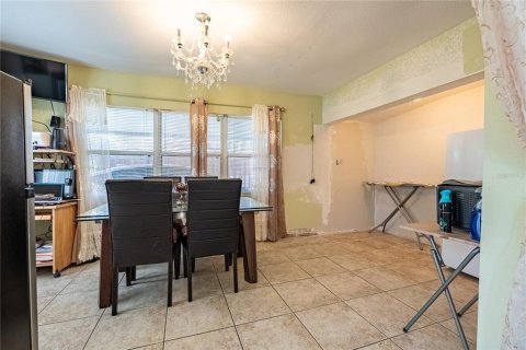Casa en venta en Tampa, Florida, 2 dormitorios, 100.33 m2 № 2408541 - foto 9