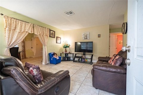 Casa en venta en Tampa, Florida, 2 dormitorios, 100.33 m2 № 2408541 - foto 4