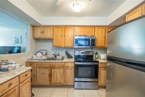 Casa en venta en Tampa, Florida, 2 dormitorios, 100.33 m2 № 2408541 - foto 12
