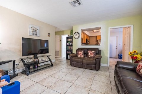 Casa en venta en Tampa, Florida, 2 dormitorios, 100.33 m2 № 2408541 - foto 6