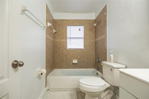 Casa en venta en Tampa, Florida, 2 dormitorios, 100.33 m2 № 2408541 - foto 19