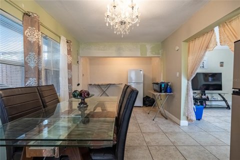 Casa en venta en Tampa, Florida, 2 dormitorios, 100.33 m2 № 2408541 - foto 11