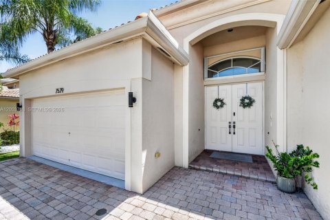 House in Lake Worth, Florida 4 bedrooms, 197.42 sq.m. № 2068843 - photo 4