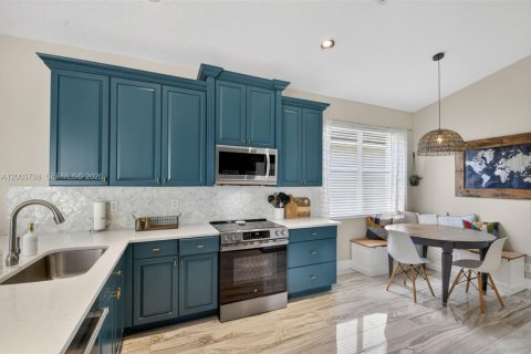 House in Lake Worth, Florida 4 bedrooms, 197.42 sq.m. № 2068843 - photo 20