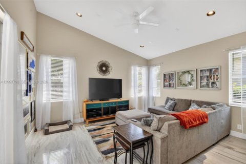 House in Lake Worth, Florida 4 bedrooms, 197.42 sq.m. № 2068843 - photo 22