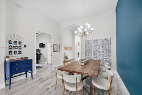 House in Lake Worth, Florida 4 bedrooms, 197.42 sq.m. № 2068843 - photo 10